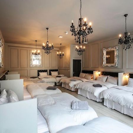 The V.I.P Suite - Sleeps 24! Best For Large Groups Liverpool Kültér fotó