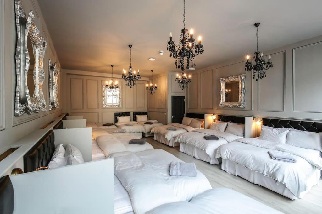 The V.I.P Suite - Sleeps 24! Best For Large Groups Liverpool Kültér fotó