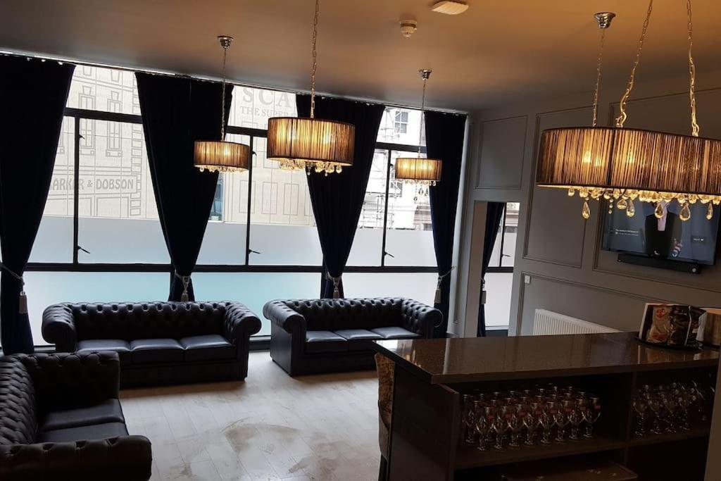 The V.I.P Suite - Sleeps 24! Best For Large Groups Liverpool Kültér fotó